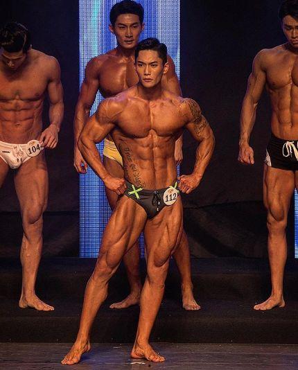 网红肌肉男吃瓜视频,揭秘网红美食背后的秘密